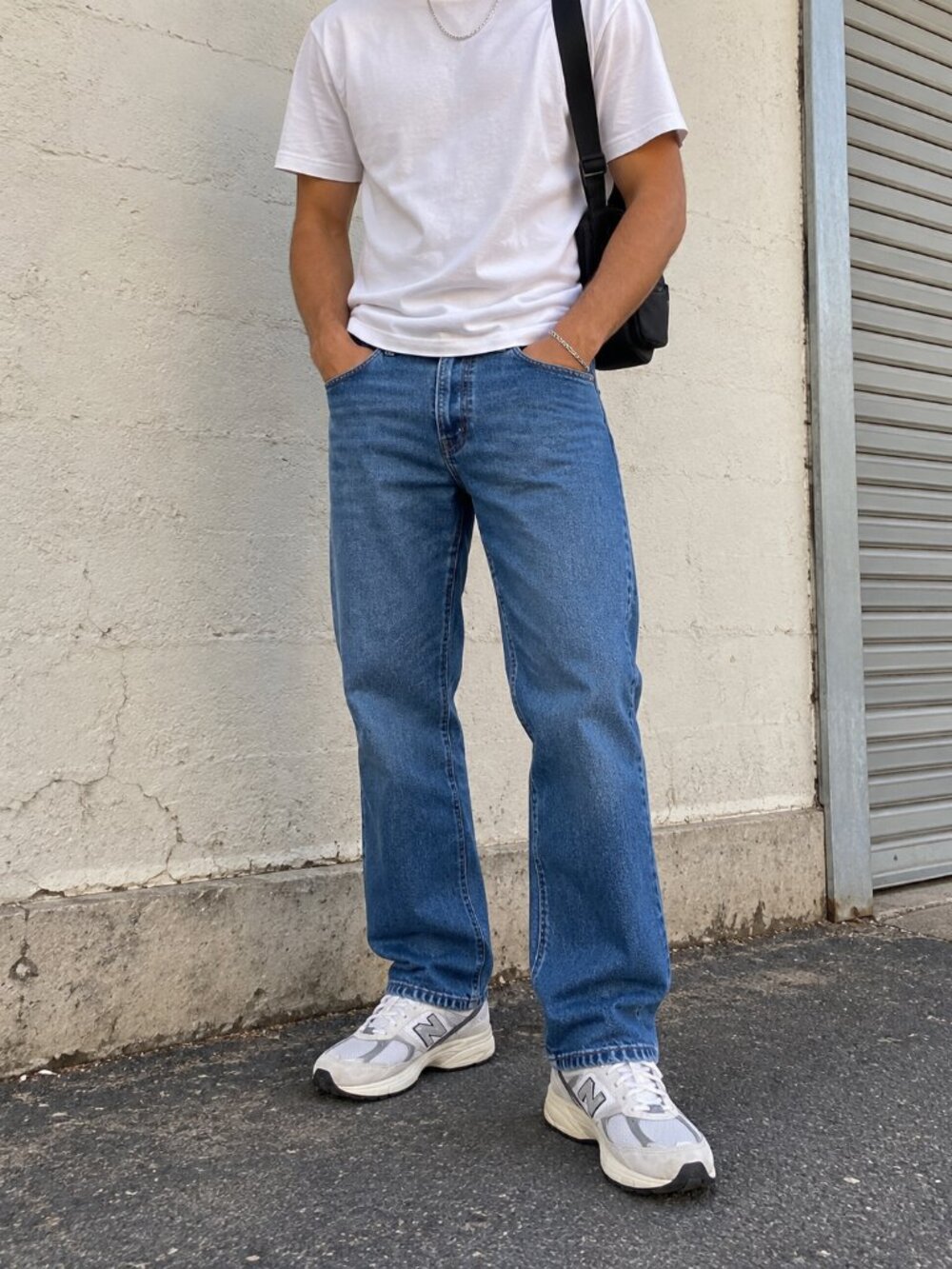IZOD Saltwater Men's 32x30 Straight Fit Comfort Stretch Blue Denim Jeans NWT
